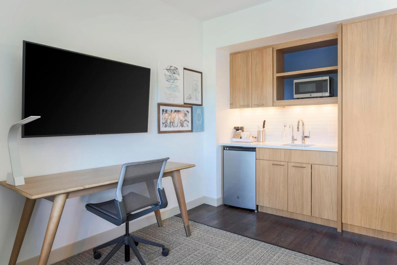 Отель Element Ontario Rancho Cucamonga Экстерьер фото