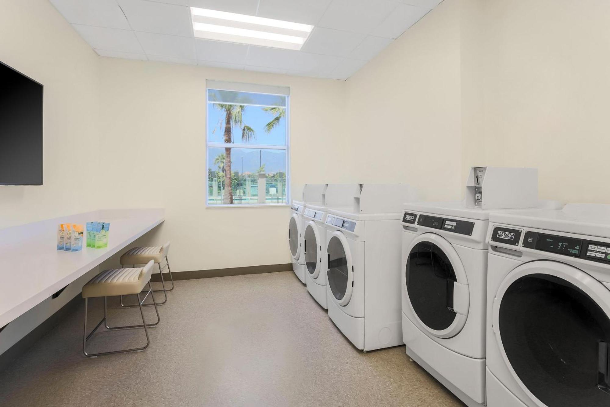 Отель Element Ontario Rancho Cucamonga Экстерьер фото